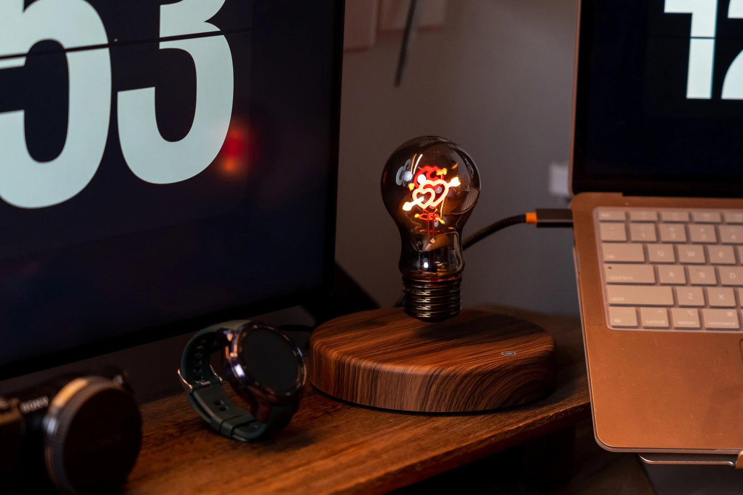 Lampe Ampoule Lévitante — Lévitation Magnétique, Verre Soufflé & Base Bois