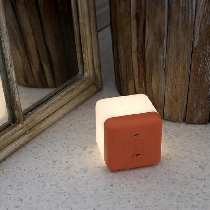 Lampe cube tactile RGB en bois naturel avec recharge USB-C